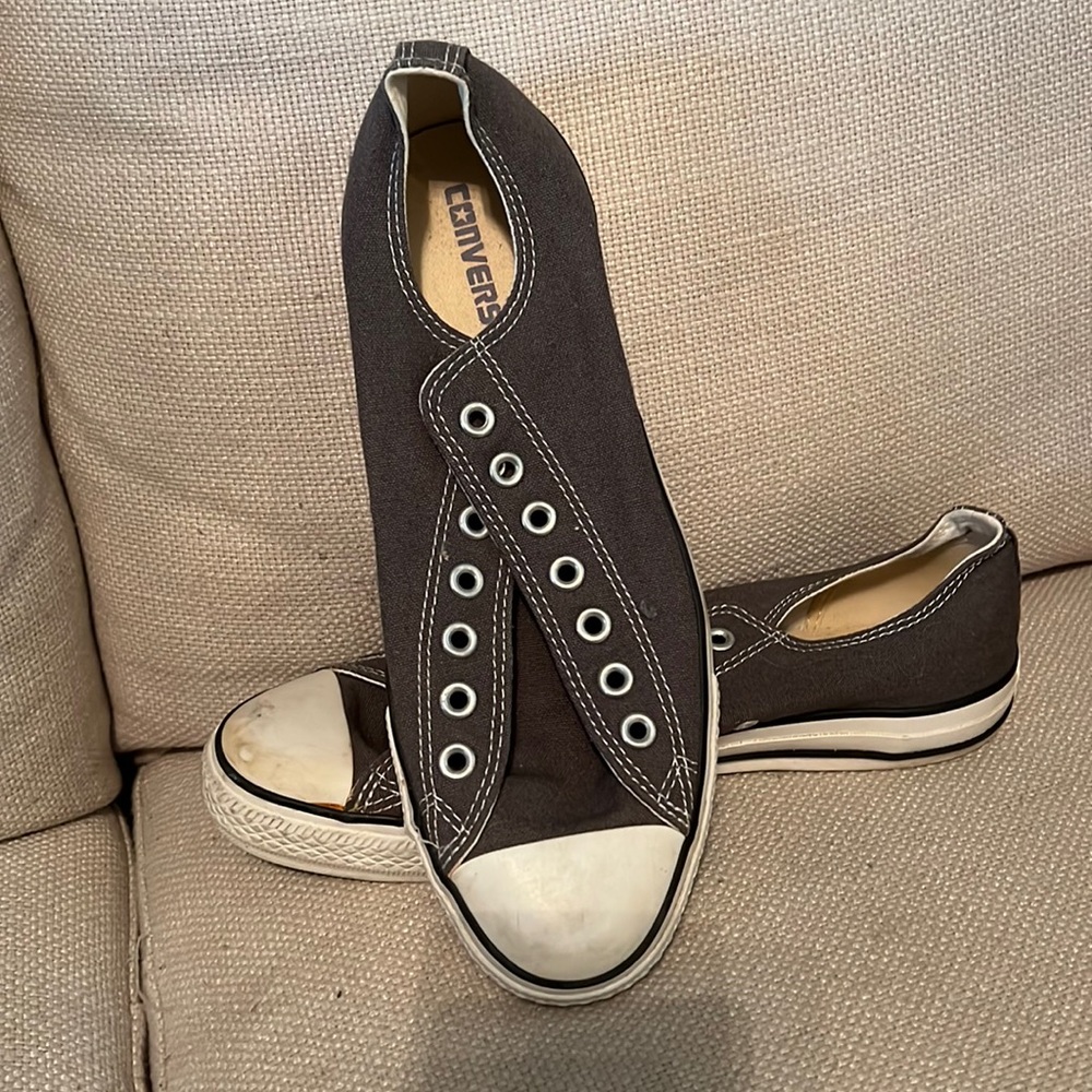 Unisex grey converse size 9 mens 11 women’s NO laces. B4